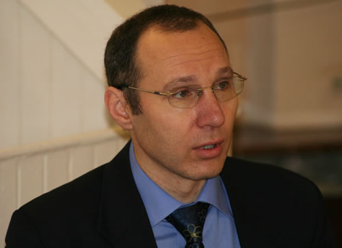 Докладчик: профессор, доктор медицинских наук, главный уролог Министерства Обороны РФ Петров Сергей Борисович (Военно-медицинская академия, Санкт-Петербург) 